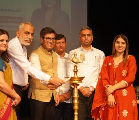 Mayor Saurabh Joshi honours women beneficiaries, distributes sewing machines at NGO’s 8th foundation day