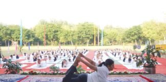 कमांडेंट कमल सिसोदिया ने अधिकारियों एवं जवानों को योगासन, प्राणायाम तथा माइंड योग का अभ्यास कराया