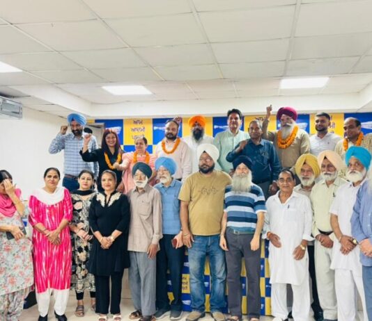 Aam Aadmi Party Forms New Team in Ward No. 27 Meeting