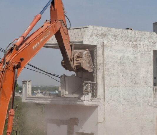Major Anti-Encroachment Drive in Sohna Clears 250 Illegal Structures from Tourism Department Land 9.5 Acres of Encroached Government Land Reclaimed in Peaceful Multi-Agency Operation