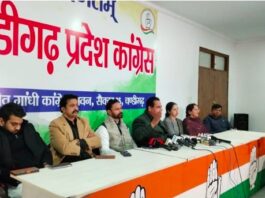 चंडीगढ़ प्रदेश कांग्रेस कमेटी के अध्यक्ष हरमोहिंदर सिंह लक्की (एच.एस. लक्की) ने कहा कि मनीष तिवारी एक अनुभवी और वरिष्ठ राजनेता हैं तथा पार्टी के महत्वपूर्ण नेताओं में से एक हैं।