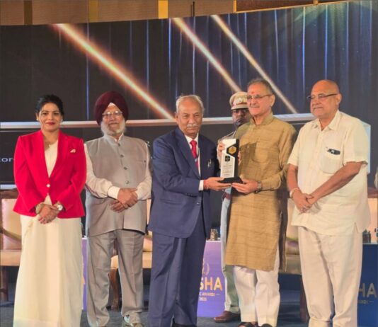 Sh Surinder Verma feeling blessed with Kavinder Gupta, Honoured by Kavinder Gupta Hon’ble Governor of HP