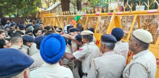BJP’s Anger Erupts Over Kharge’s Remarks; Workers Attempt to Break Barricades, Stopped by Water Cannons. BJP Takes to the Streets Against Congress Over Insult to PM Modi and His Late Father, Marches Towards Congress Bhawan