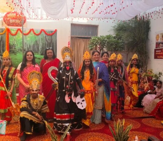 गुरुग्राम। Elegant Children’s Academy (ECA School) में नवरात्रि एवं विजयदशमी के अवसर पर *“डांडिया तरंग, विजय प्रसंग”* कार्यक्रम का आयोजन उत्साह एवं उल्लास के साथ किया गया। कार्यक्रम में विद्यार्थियों ने विभिन्न सांस्कृतिक प्रस्तुतियों के माध्यम से भारतीय संस्कृति, परंपरा एवं संस्कारों की सुंदर झलक प्रस्तुत की।